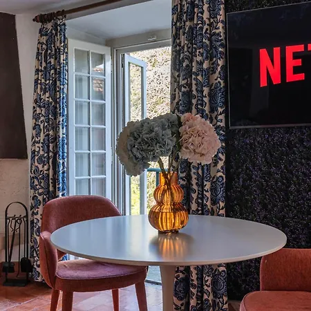 Wow Suites By Lovelystay Apartman