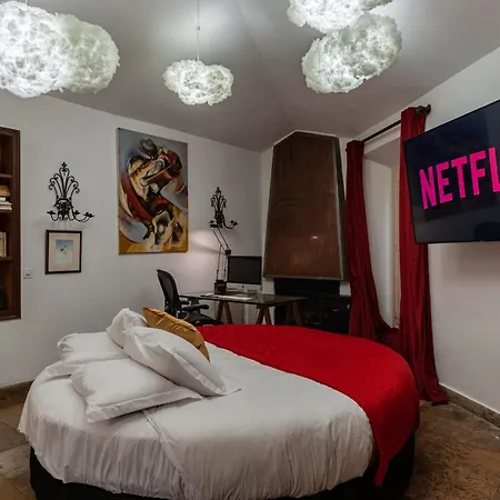 Wow Suites By Lovelystay Apartman
